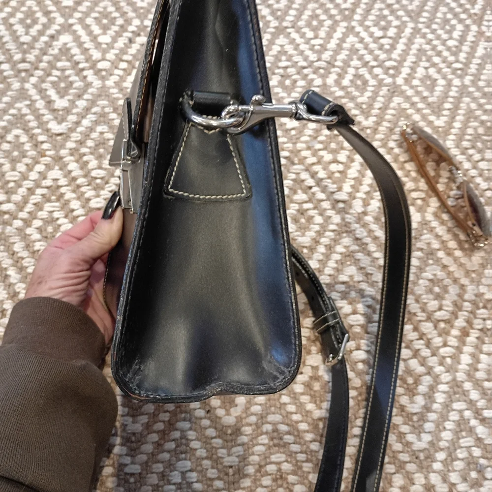 DOONEY & BOURKE RARE VINTAGE  METAL LOGO  CROSSBODY BAG LN